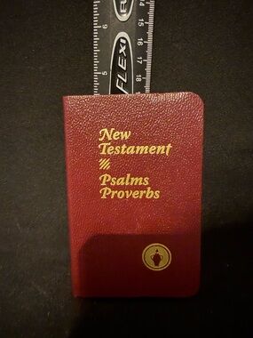 New Testament Psalms Proverbs Pocket Bible - Burgundy with Gold Text